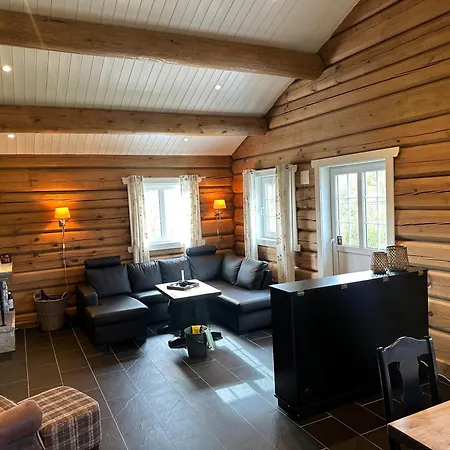Holiday home Lekker Tommerhytte *